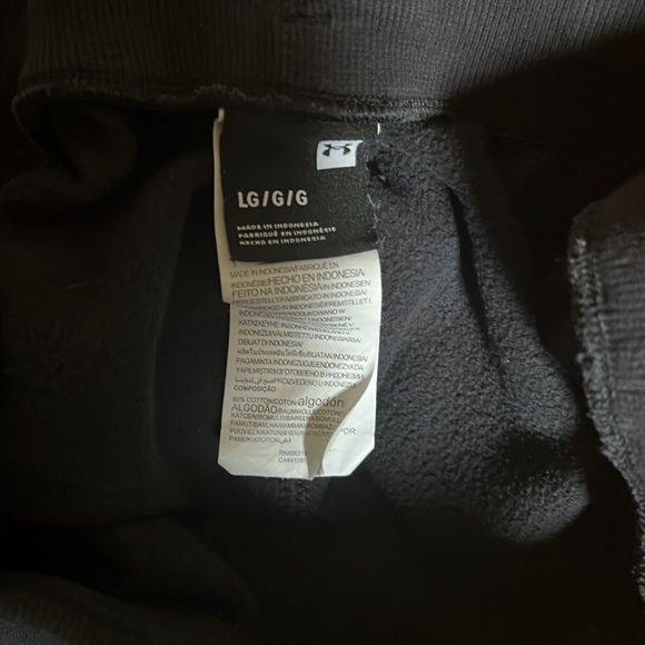 Under Armor men’s sweatpants preowned - Picture 4 of 5